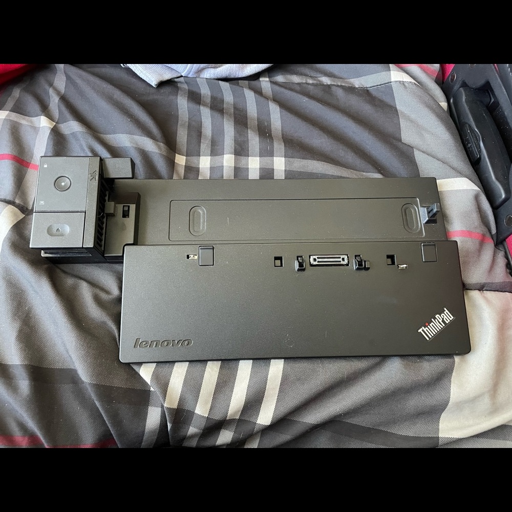 Lenovo think pad docking station and charger